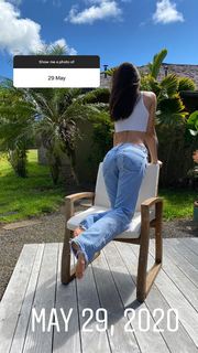 Alexis Ren feet photo thumbnail