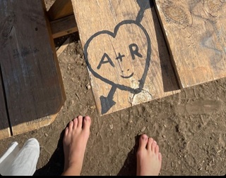 Alexis Ren feet photo thumbnail