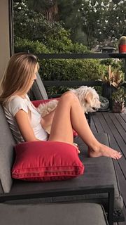 Alexis Ren feet photo thumbnail