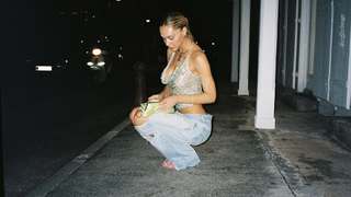 Alexis Ren feet photo thumbnail