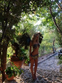 Alexis Ren feet photo 13