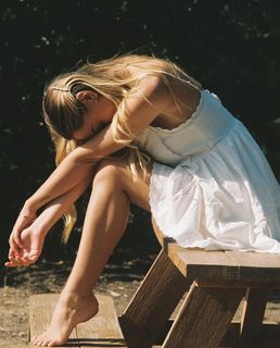 Alexis Ren feet photo 9
