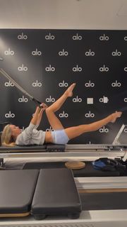 Alexis Ren feet photo 9
