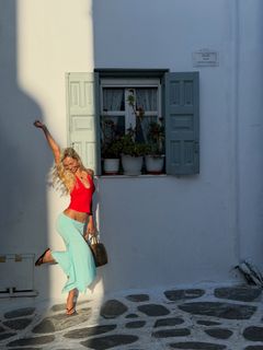 Alexis Ren feet photo 13