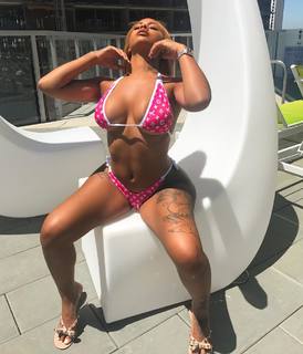 Alexis Skyy feet photo thumbnail
