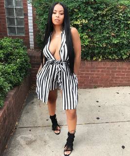 Alexis Skyy feet photo thumbnail