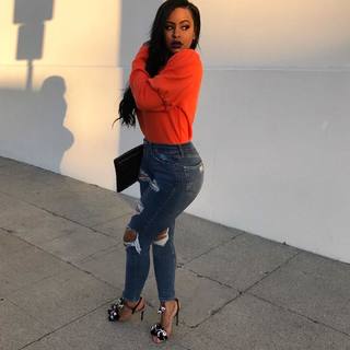 Alexis Skyy feet photo thumbnail