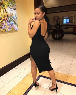 Alexis Skyy feet photo thumbnail