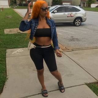 Alexis Skyy feet photo thumbnail