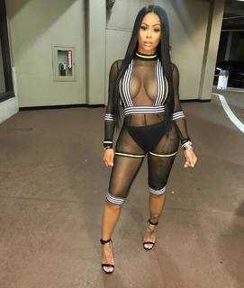 Alexis Skyy feet photo thumbnail
