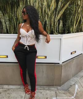 Alexis Skyy feet photo thumbnail