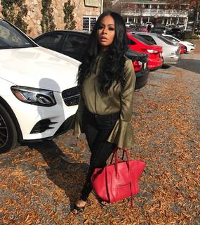 Alexis Skyy feet photo thumbnail