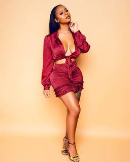 Alexis Skyy feet photo thumbnail