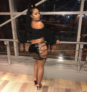Alexis Skyy feet photo thumbnail