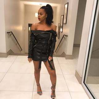 Alexis Skyy feet photo thumbnail