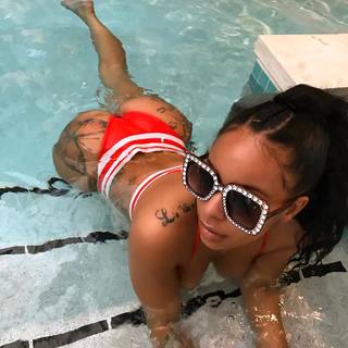 Alexis Skyy feet photo thumbnail