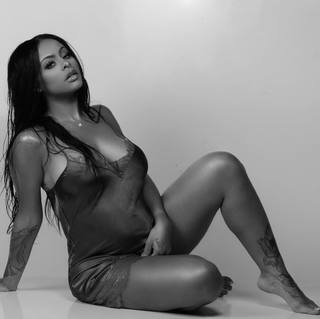 Alexis Skyy feet photo thumbnail