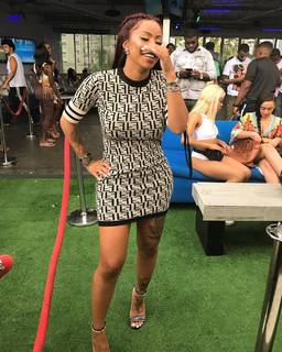 Alexis Skyy feet photo thumbnail