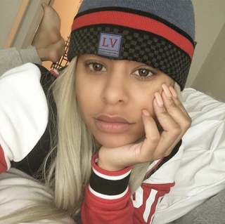 Alexis Skyy feet photo thumbnail