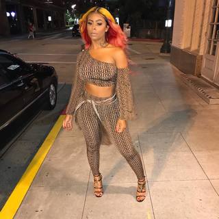 Alexis Skyy feet photo thumbnail