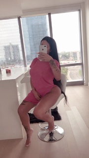 Alexis Skyy feet photo thumbnail