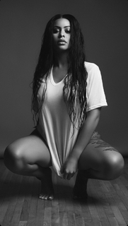 Alexis Skyy feet photo thumbnail