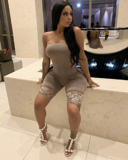 Alexis Skyy feet photo thumbnail