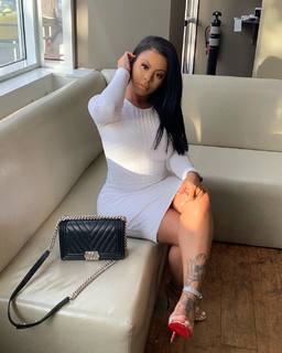 Alexis Skyy feet photo thumbnail