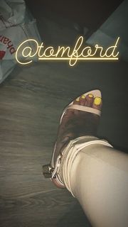 Alexis Skyy feet photo thumbnail