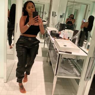 Alexis Skyy feet photo thumbnail