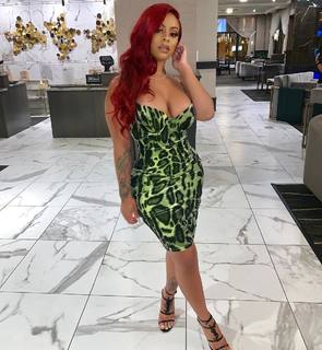 Alexis Skyy feet photo thumbnail