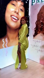 Alexis Skyy feet photo thumbnail