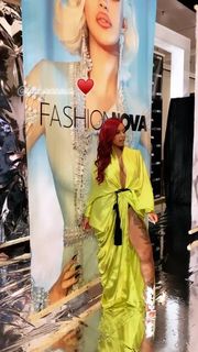 Alexis Skyy feet photo thumbnail