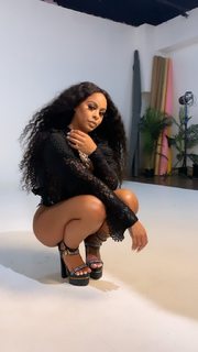 Alexis Skyy feet photo thumbnail