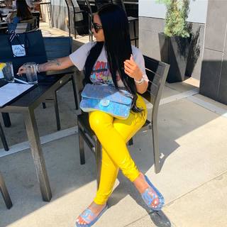 Alexis Skyy feet photo thumbnail