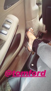 Alexis Skyy feet photo thumbnail