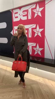 Alexis Skyy feet photo thumbnail