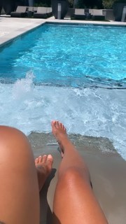 Alexis Skyy feet photo thumbnail