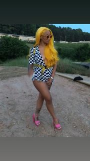 Alexis Skyy feet photo thumbnail