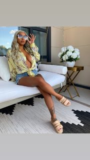 Alexis Skyy feet photo thumbnail