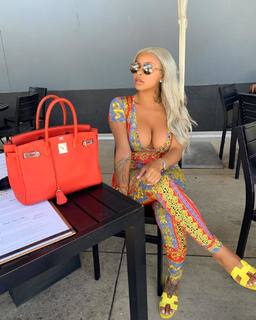 Alexis Skyy feet photo thumbnail