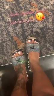 Alexis Skyy feet photo thumbnail