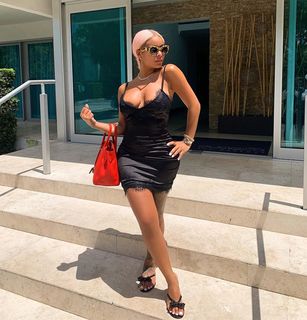 Alexis Skyy feet photo thumbnail