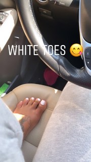 Alexis Skyy feet photo thumbnail
