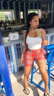 Alexis Skyy feet photo thumbnail