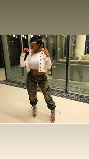 Alexis Skyy feet photo thumbnail