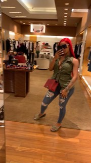Alexis Skyy feet photo thumbnail