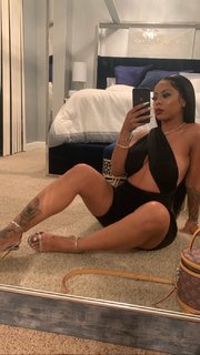 Alexis Skyy feet photo thumbnail