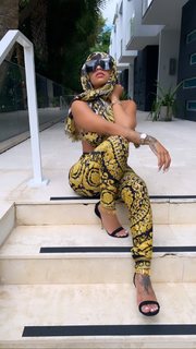 Alexis Skyy feet photo thumbnail
