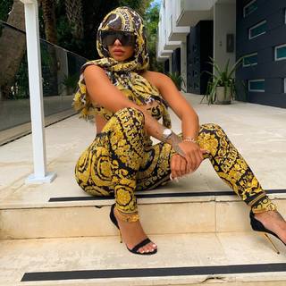 Alexis Skyy feet photo thumbnail